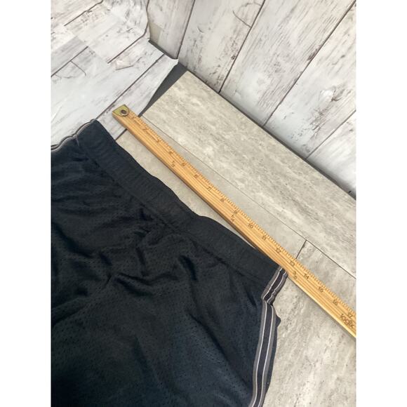Nike Dri-Fit Black Women Mesh Shorts Size Large - Picture 3 of 5